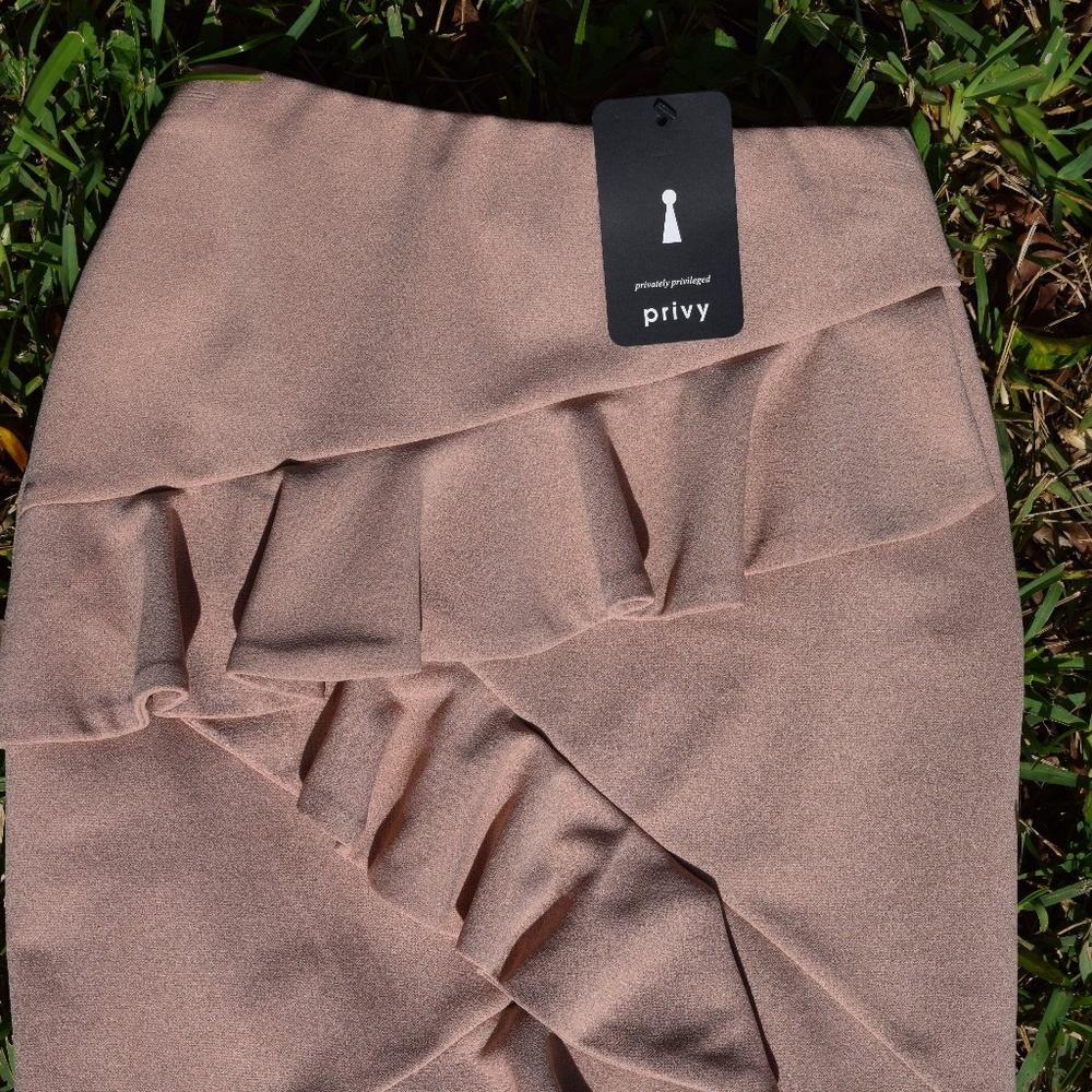 Skirt - Picture 2 of 2